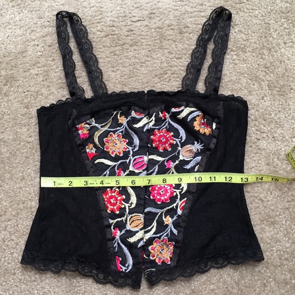 Beautiful Black Lace Top - Picture 4 of 8